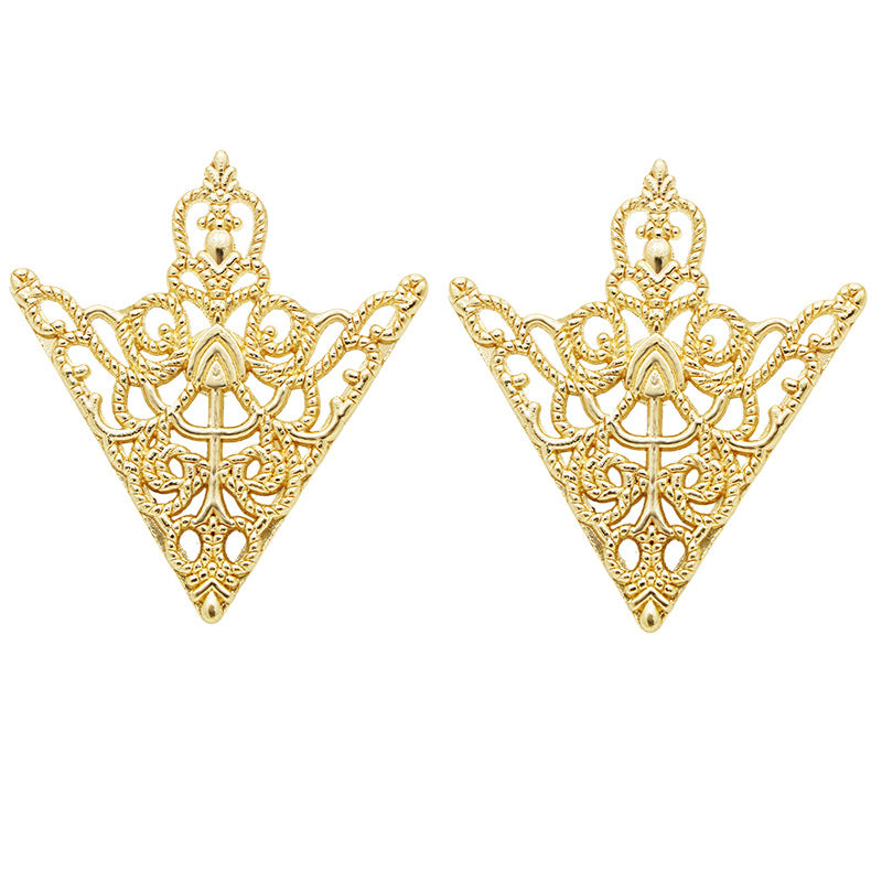 Retro triangle pin for fashion