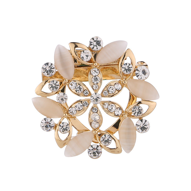 Stylish Floral Design Rhinestone Brooch Close-Up