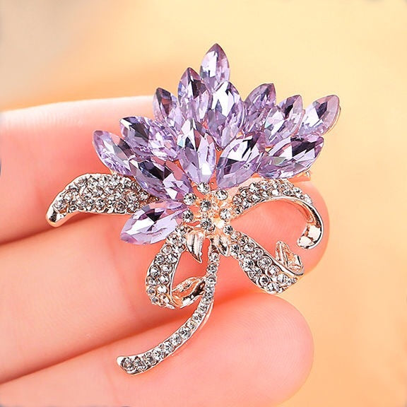 Giftable rhinestone brooch image 9
