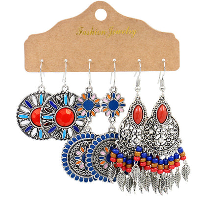 Elegant waterdrop shaped earrings for gifting