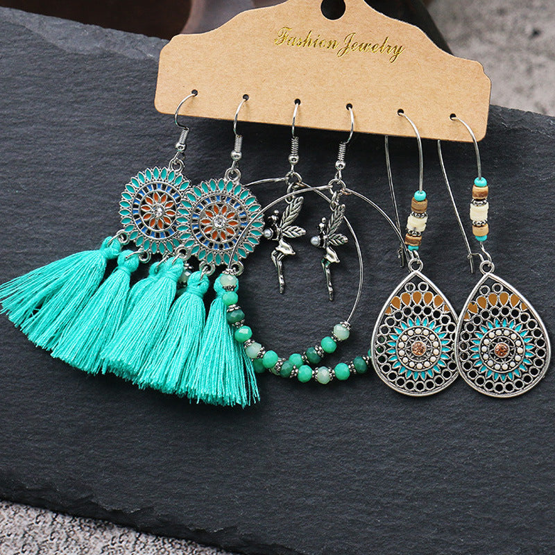 Elegant waterdrop shaped earrings for gifting