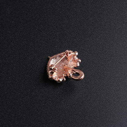 Side view of the Alloy fashion pin