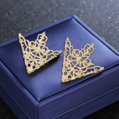Stylish brooch for men and women