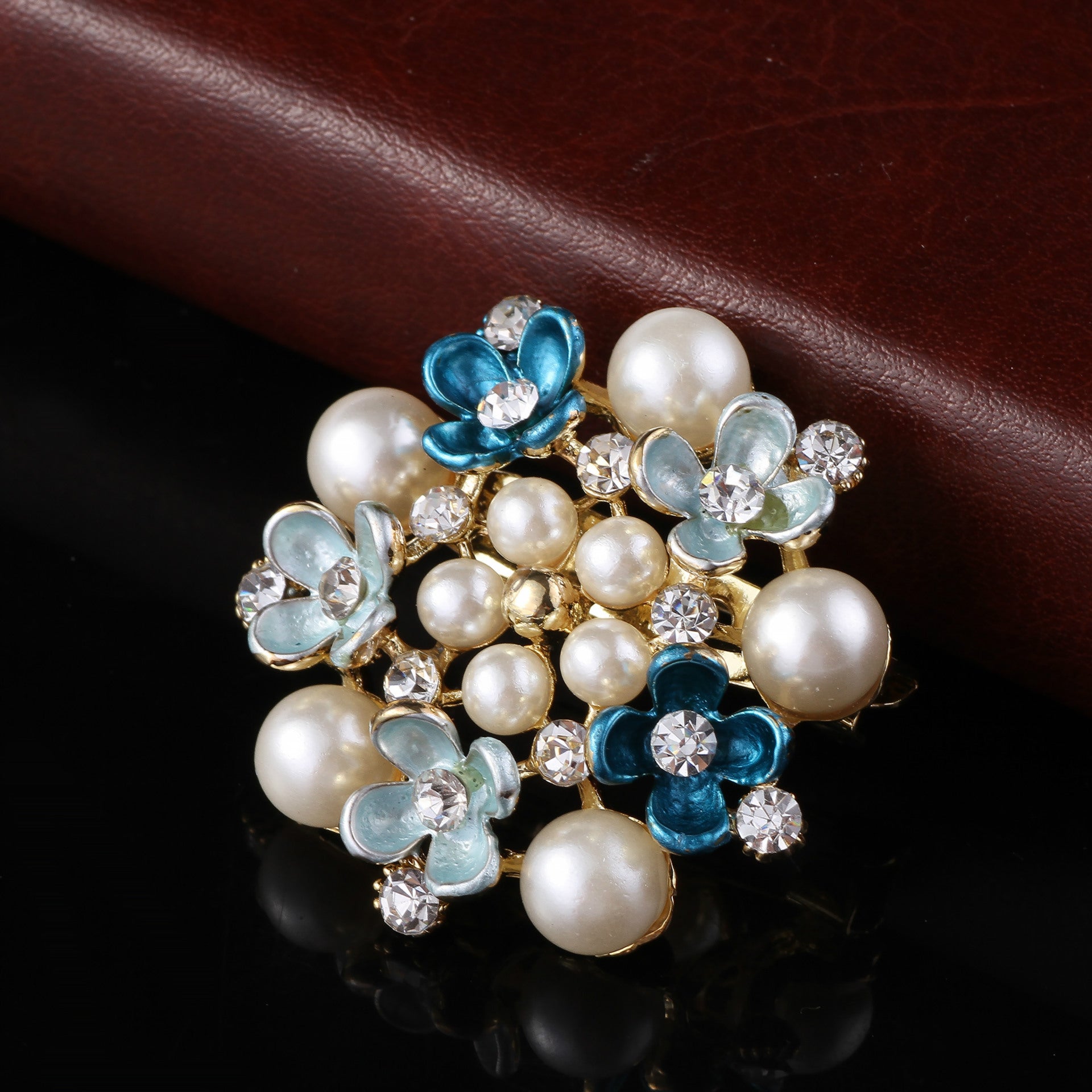 Brooch used as scarf clip - Image 4