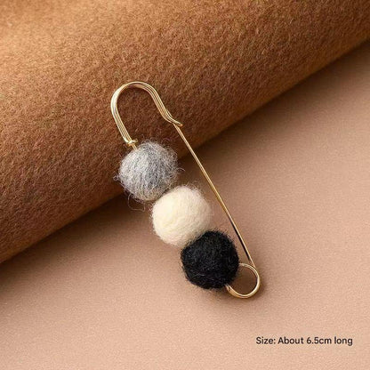Adjustable brooch close-up