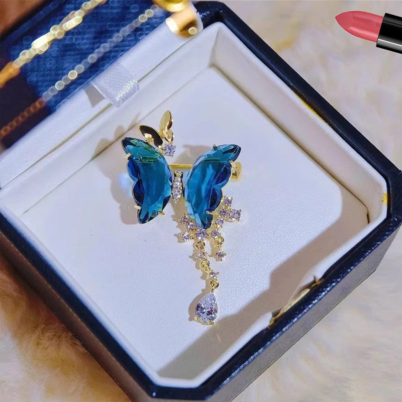 Fashionable gift-worthy butterfly brooch
