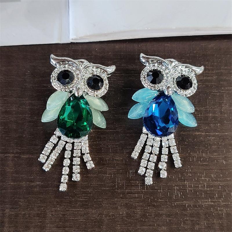 Jewelry brooch featuring animal design