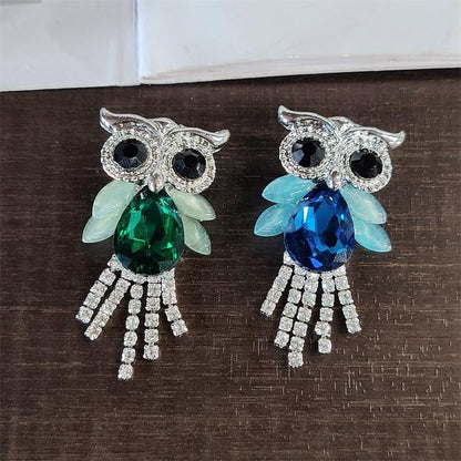 Jewelry brooch featuring animal design