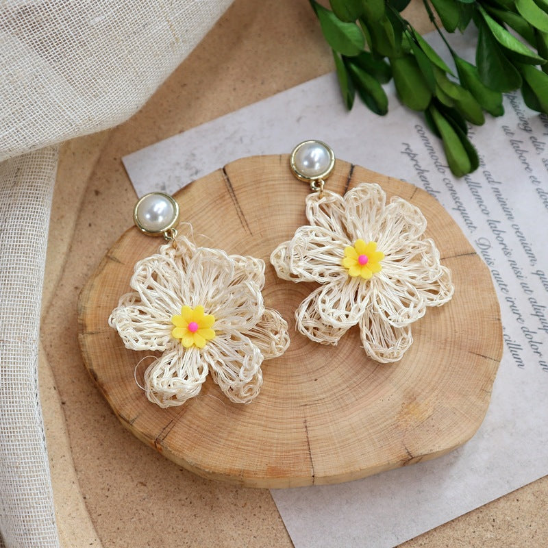 Versatile chic earrings for women
