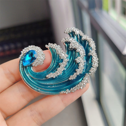 Stylish Waves Brooch front view