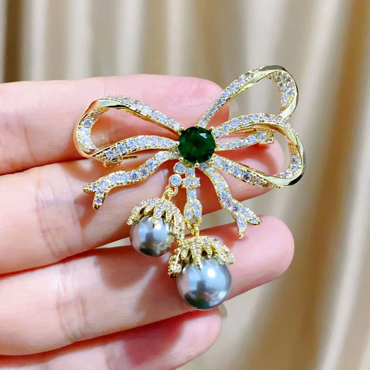 Stylish Brooch for Women's Fashion Accessories