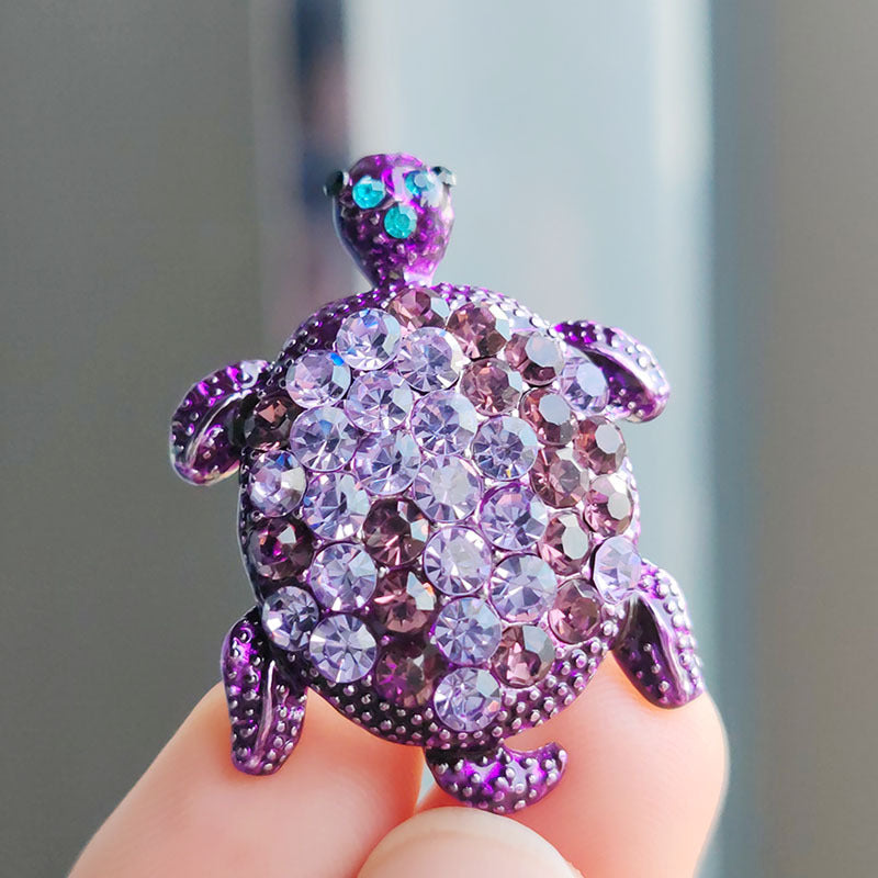 Colorful animal brooch for fashion accessories