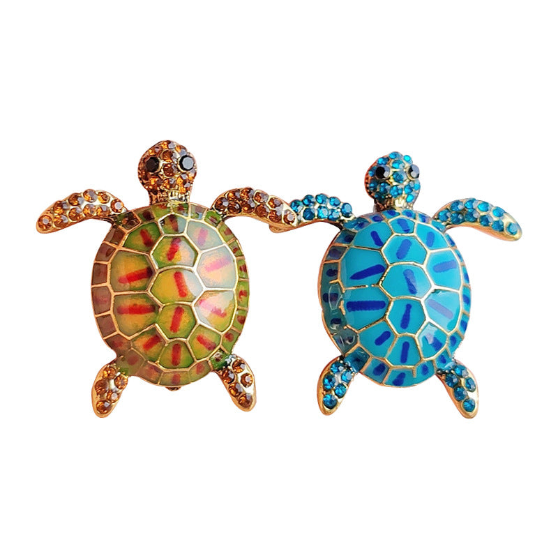 Elegant turtle brooch close-up detail image 10