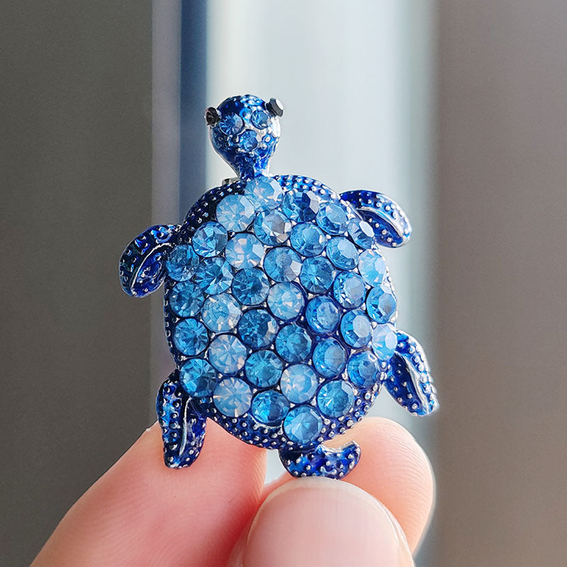 Stylish turtle design brooch for outfits