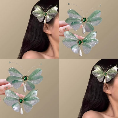 Cute polka dot butterfly clip