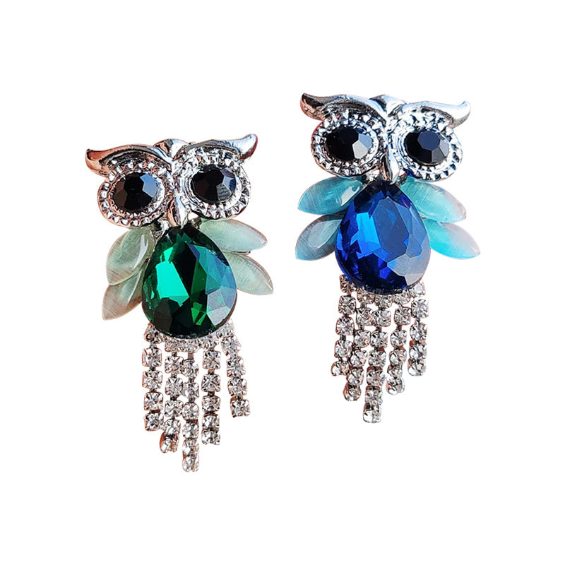 Stylish owl pin for fashion lovers