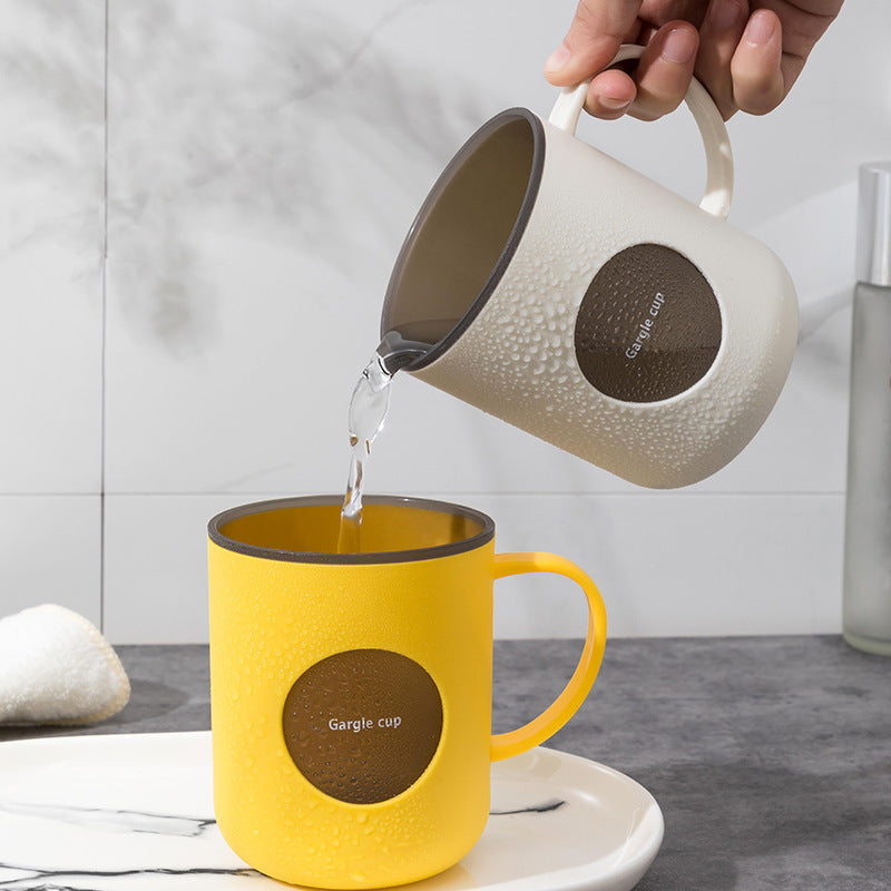 Easy clean toothbrush holder for home use