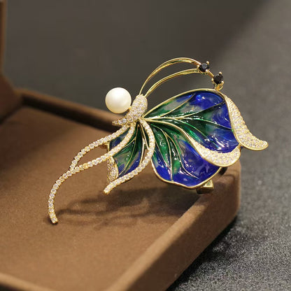 Elegant Butterfly Brooch Image 3 - Polished Finish