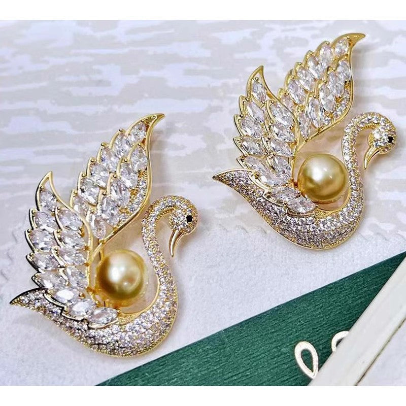 Elegant fashion brooch image 2