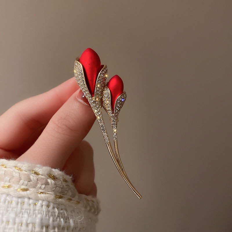 Elegant floral brooch with rhinestones - tulip design