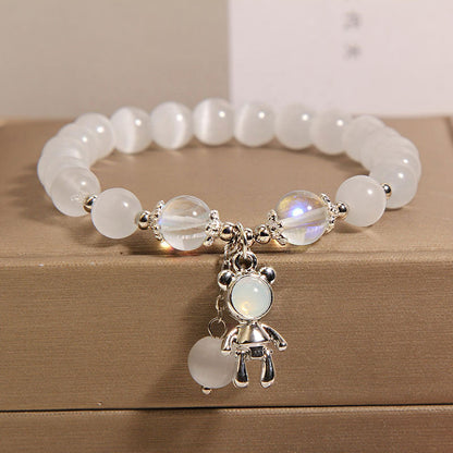 Elegant women's bracelet with four-leaf clover design