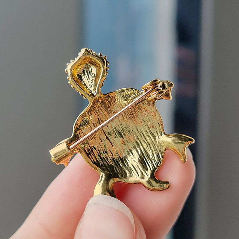 Cute turtle brooch with shiny finish