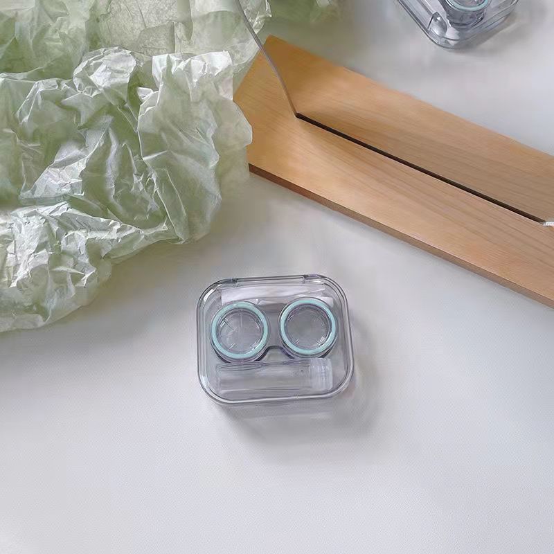 Travel-Friendly Contact Lens Case Image 5