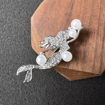 Alloy crystal brooch for stylish outfit enhancement