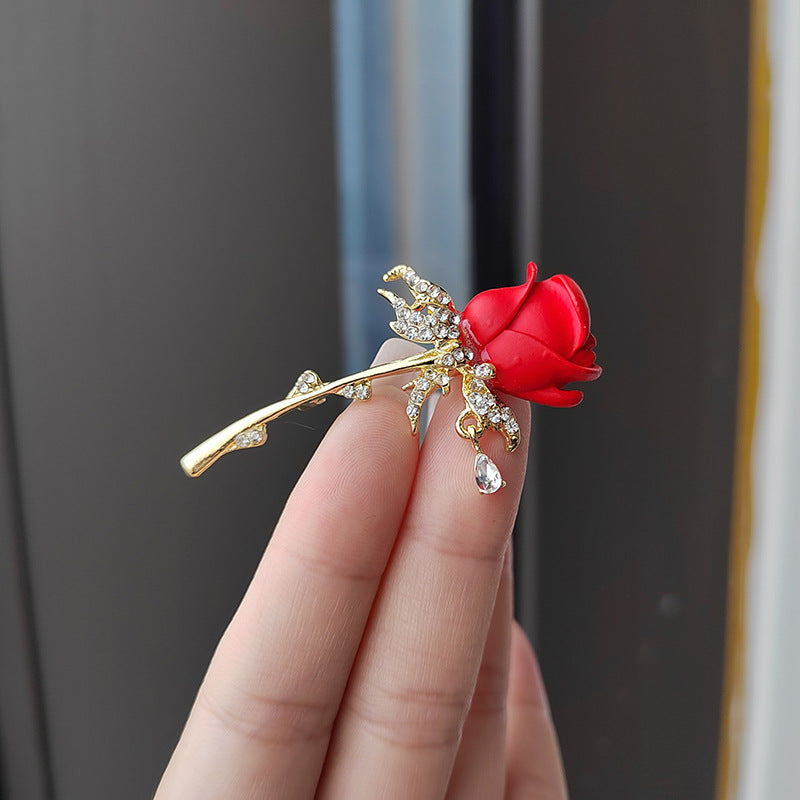 Elegant floral brooch with rhinestones - tulip design