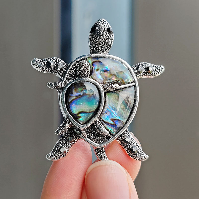 Charming turtle accessory for clothing