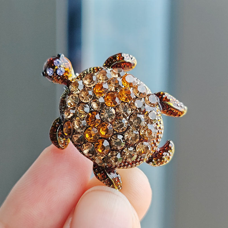 Charming turtle accessory for clothing