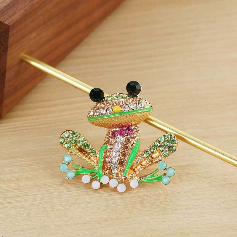 Unique animal brooch collection