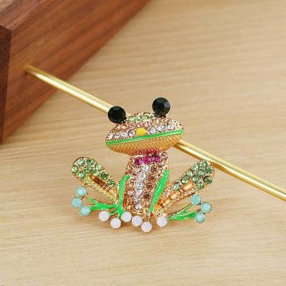 Unique animal brooch collection