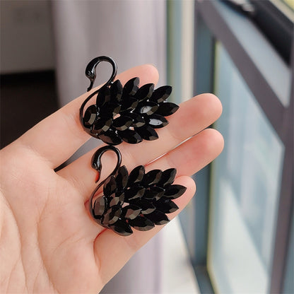 Animal Motif Brooch for Women Image 3