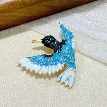 Elegant brooch for fall 2024