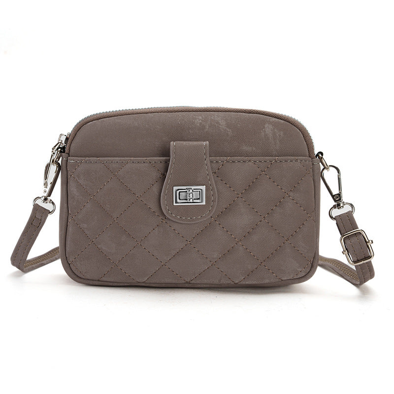 Close-up of bag details image 9