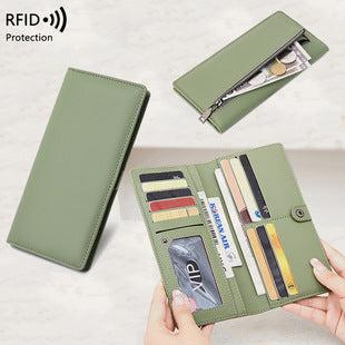 Compact women's wallet in trendy black