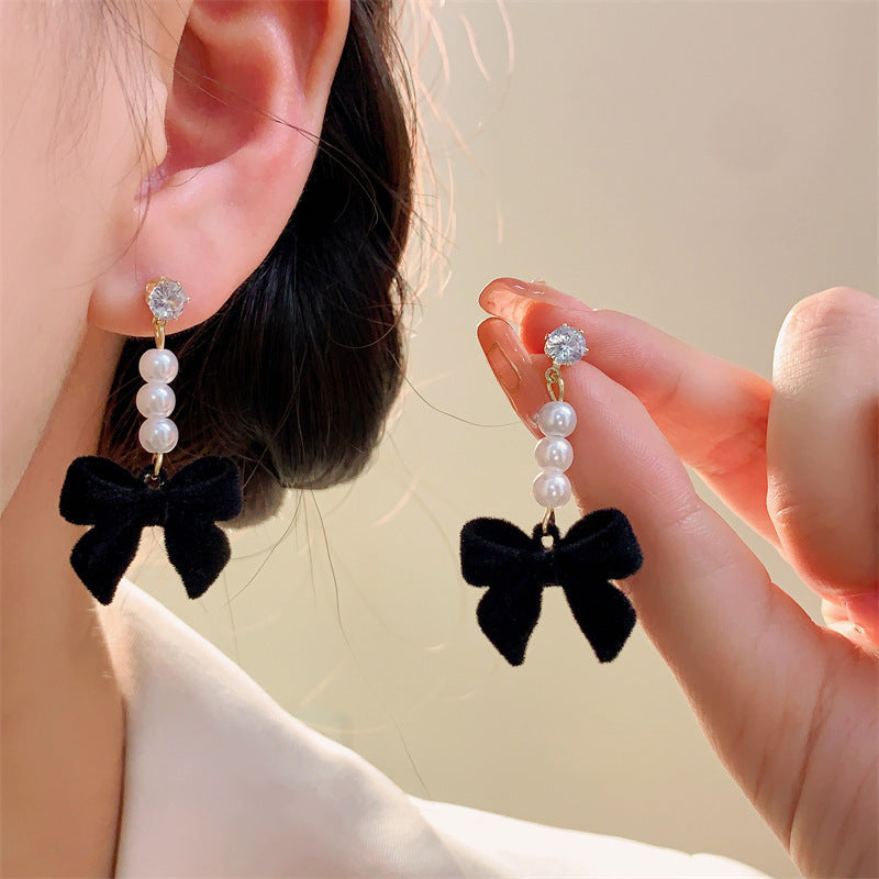 Red velvet bow earrings design for women