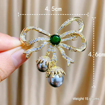 Fashionable Green Crystal Brooch Display