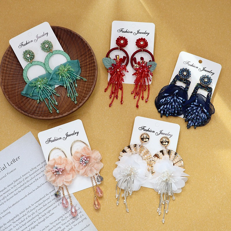Earrings in stylish display box image 8