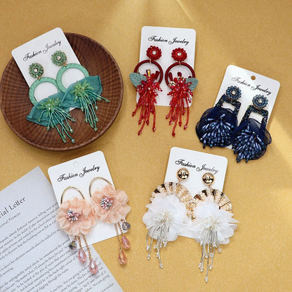 Earrings in stylish display box image 8