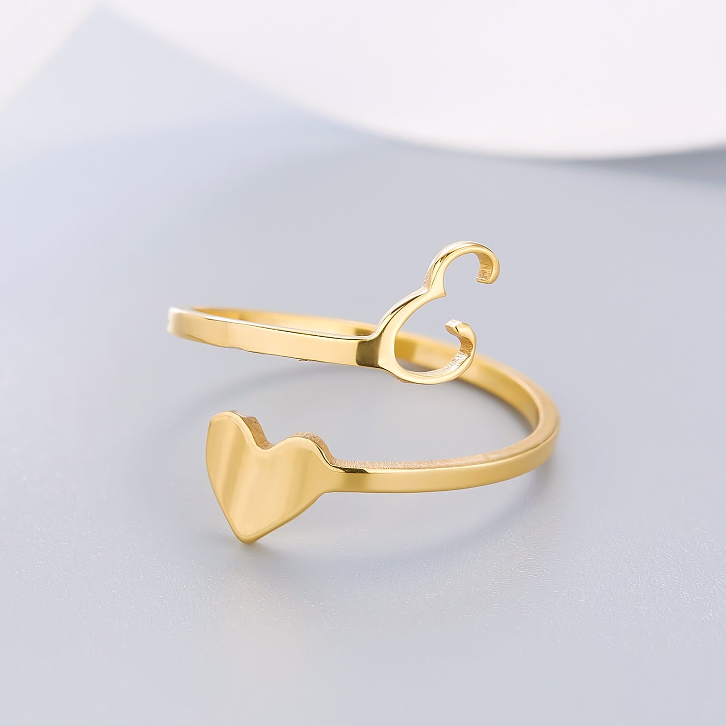 Elegant heart-shaped letter ring for fashion