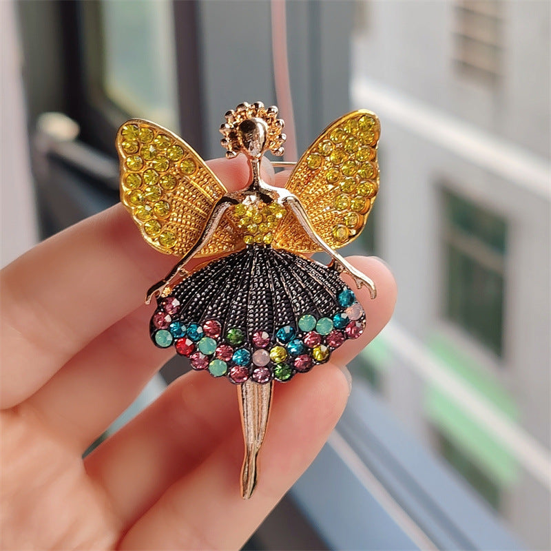 Fashion brooch in various colors