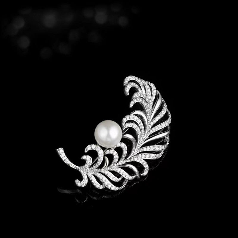 Versatile Feather Pin for Any Occasion