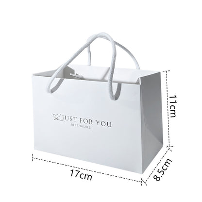 Personalized gift bag with ribbon 4
