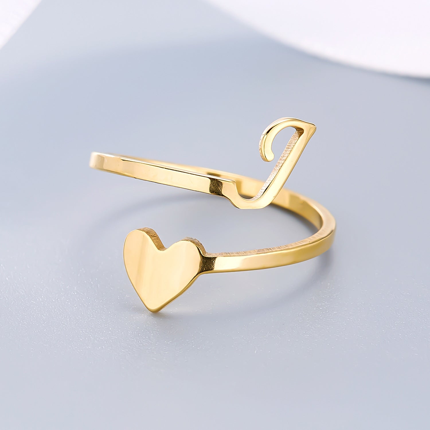 Elegant heart-shaped letter ring for fashion