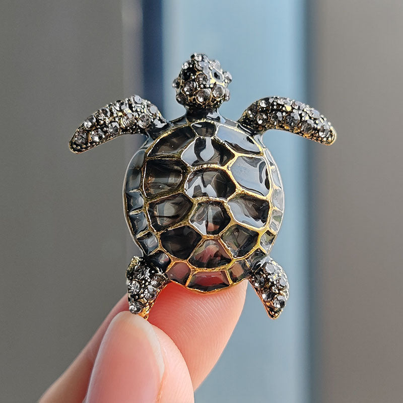 Colorful animal brooch for fashion accessories