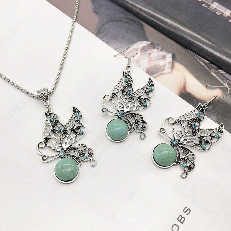 Stylish layering ideas with bohemian jewelry - image 9