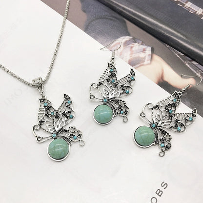 Stylish layering ideas with bohemian jewelry - image 9