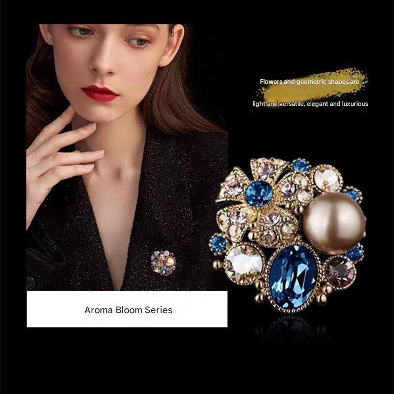 Chic Pearl Pin Image 6